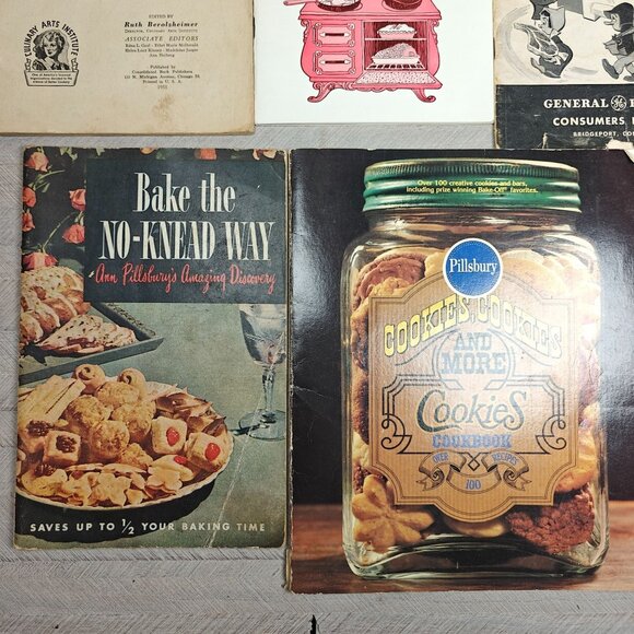 Vintage Cookbook Lot of 12 Baking Cakes Breads Frozen Local Ethnic Recipes - Picture 5 of 5